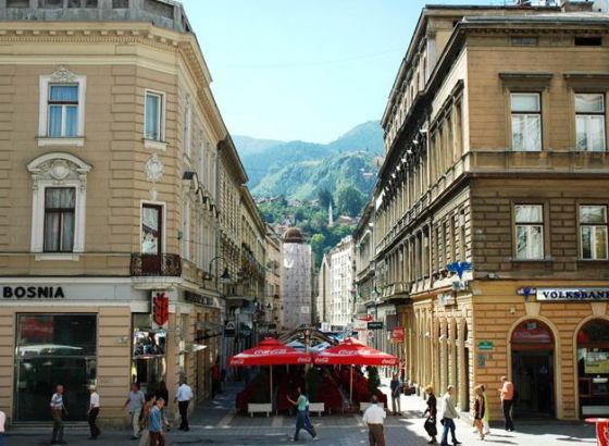 Dva maloljetnika lakše povrijeđena u sinoćnjoj pucnjavi u centru Sarajeva