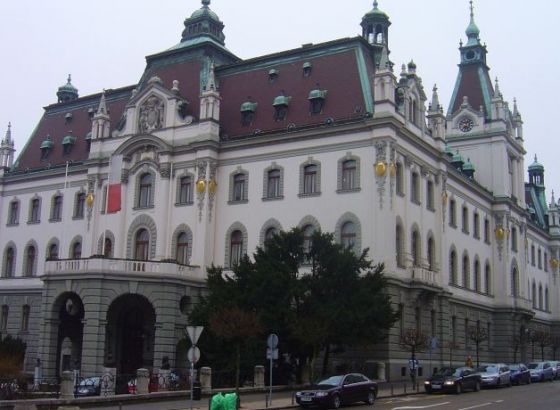 Slovenci 13. svibnja ponovo na referendum o Cerarovoj pruzi Koper-Divača