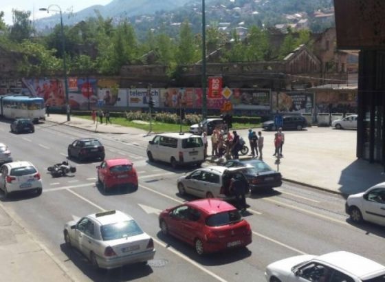 Povrijeđen motociklista u saobraćajnoj nesreći u ulici Hiseta