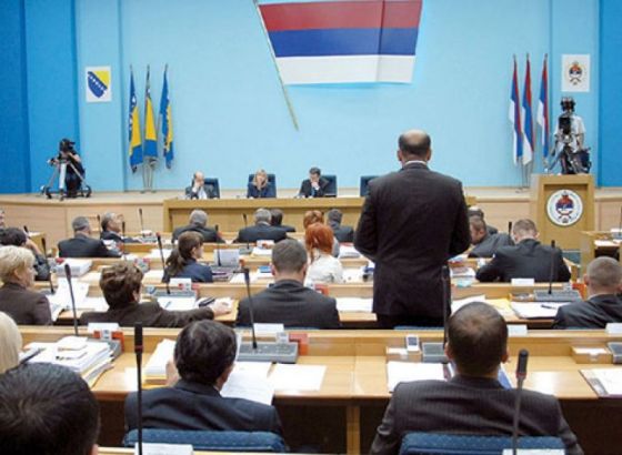 Sutra rasprava Narodne skupštine RS o Srebrenici