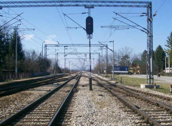 Dječak poginuo od strujnog udara na pruzi u Čapljini