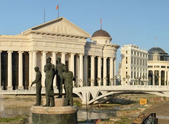 Većina Makedonaca za novo ime države - anketa