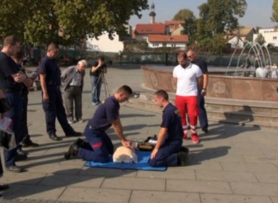Značaj ranog započinjanja kardiopulmonalne reanimacije uz upotrebu AED-a