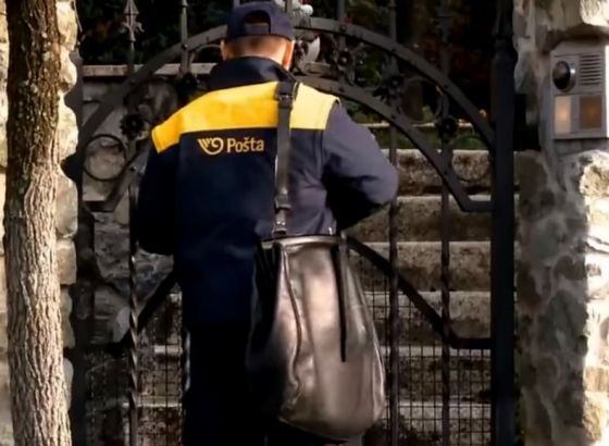 Maskirani razbojnik poštaru ukrao mirovine