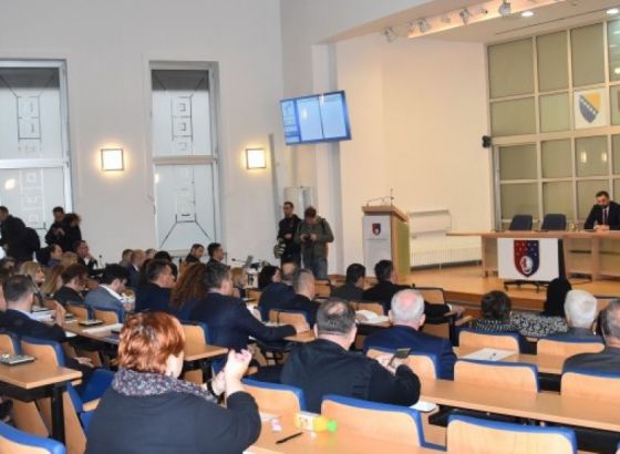 Premijer Zolj povukao Nacrt budžeta KS, Konaković prekinuo sjednicu
