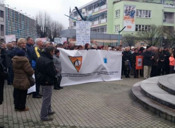 Protesti prosvjetnih radnika u Unsko-sanskom kantonu