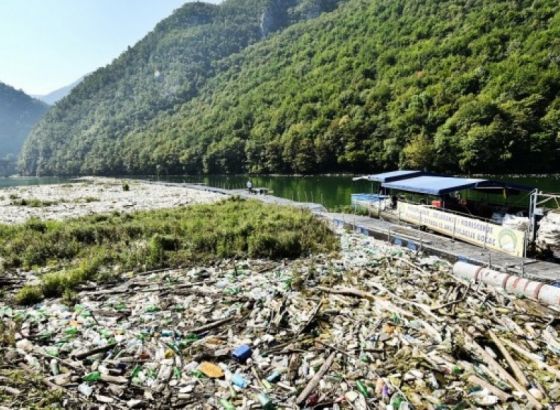 Uklonjeno oko 6.000 kubika plutajućeg otpada iz Vrbasa