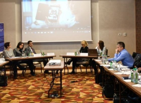 Smanjiti politički uticaj na rad državne uprave