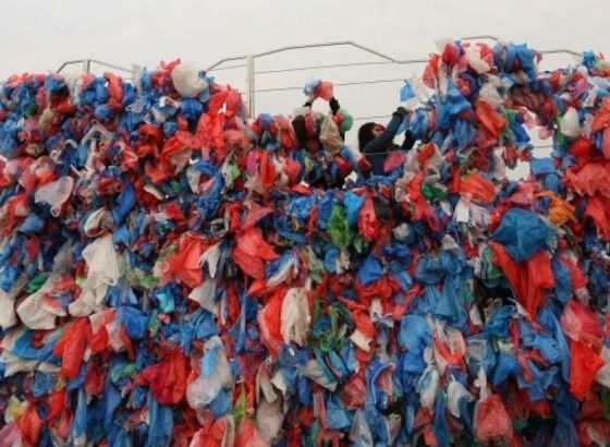 Aktivisti u Nepalu od 100.00 plastičnih vreća napravili mapu Mrtvog mora