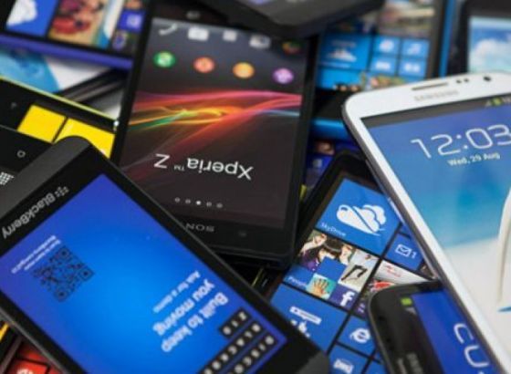 Metković - Umjesto dostave kupcima, krali i preprodavali mobitele