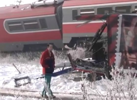 U naletu vlaka na autobus kod Niša troje poginulih