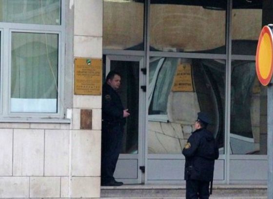 Jednomjesečni pritvor dvojici policijskih službenika iz Tuzle
