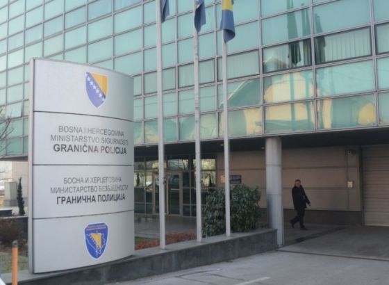 Makedonac uhićen na izlazu iz BiH zbog krivotvorenja vozačkih dozvola