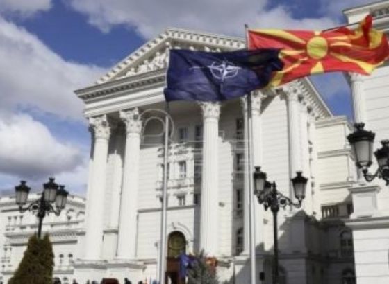 Zastava NATO-a podignuta u Skoplju