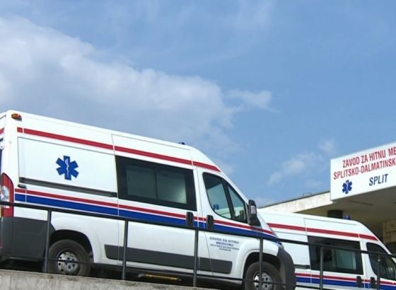 Pritvoren maloljetnik osumnjičen za pokušaj ubojstva majke