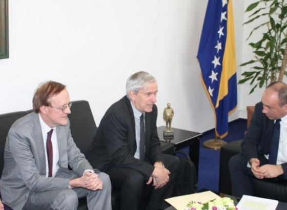 Ministar Crnadak sastao se s francuskim ambasadorom u BiH Roussonom