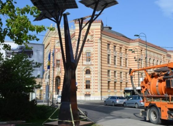 Postavljena prva solarna stabla u Starom Gradu