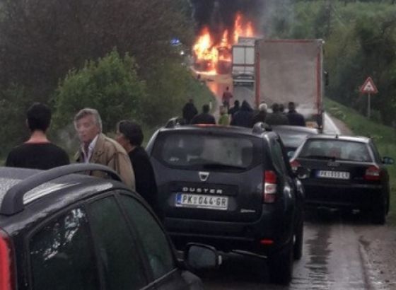 U sudaru kamiona i autobusa u Srbiji poginule četiri osobe