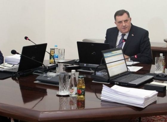 Komšić: Zbog Dodika Predsjedništvo BiH zatrpano neobrađenim materijalima