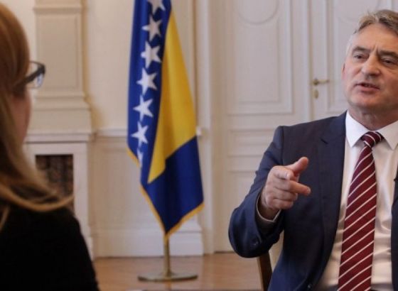 Komšić: Vlasti u Srbiji prećutno ili direktno podržavaju genocid u Srebrenici