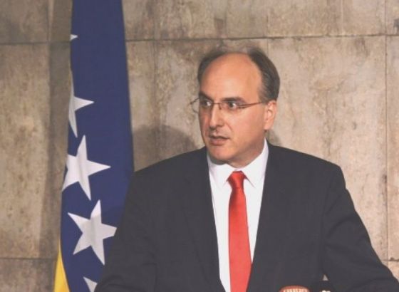 Arnaut postavio pitanje Zvizdiću zašto još uvijek ne saziva sjednice
