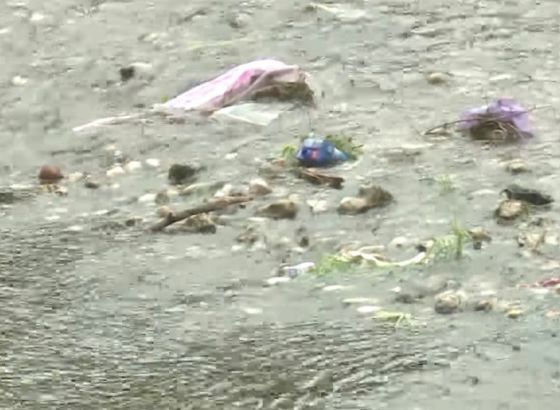 Nečistoća iz kontejnera zagadila mostarsku Radobolju