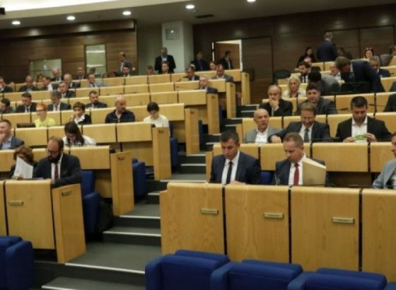 Predstavnički dom FBiH - 'Pao' dnevni red jedne sjednice, započela druga