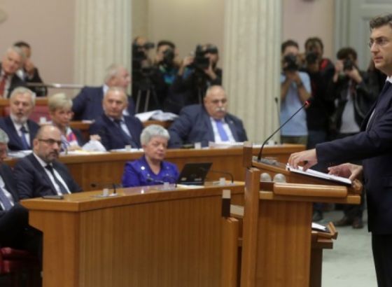 Plenković najavio povećanje plaća državnim i javnim službenicima
