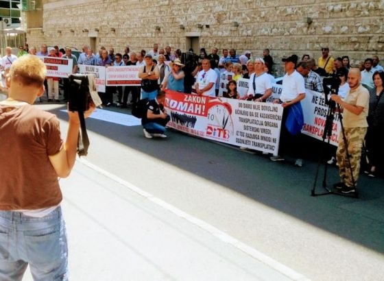 U srijedu protesti ispred KCUS-a: Dijalizirani i transplantirani pacijenti traže pravo na život