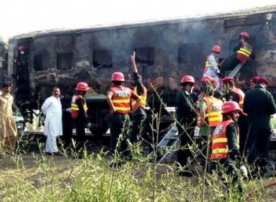 Pakistan - Najmanje 65 poginulih u požaru u putničkom vozu