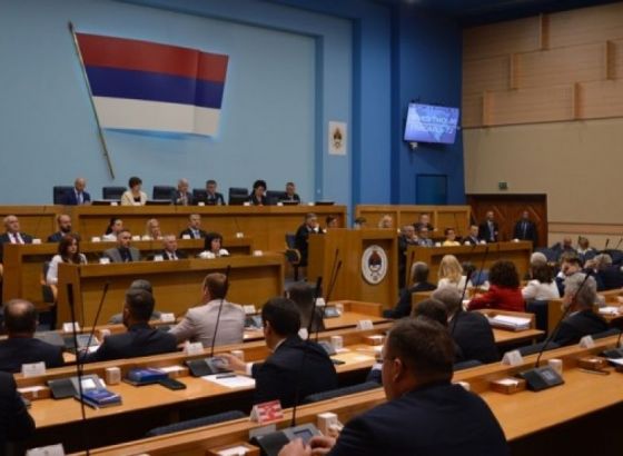 Poslanici NSRS o zakonima o stvarnim pravima te visokom obrazovanju