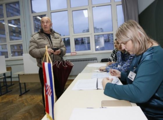 U Mostaru otvorena biračka mjesta za hrvatske predsjedničke izbore