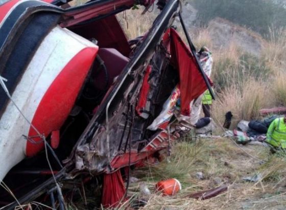 Najmanje 26 osoba poginulo je u prevrtanju autobusa u Indoneziji