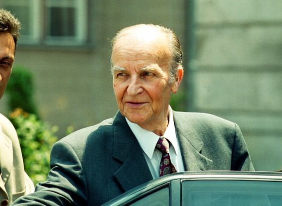 Tako je govorio Alija Izetbegović: Vjera je za mene bila i ostala privatna stvar; Politika je nužno zlo,prljava kao kanalizacija