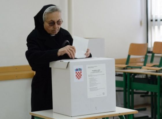 Birači u Sarajevu biraju između Kolinde Grabar Kitarović i Zorana Milanovića