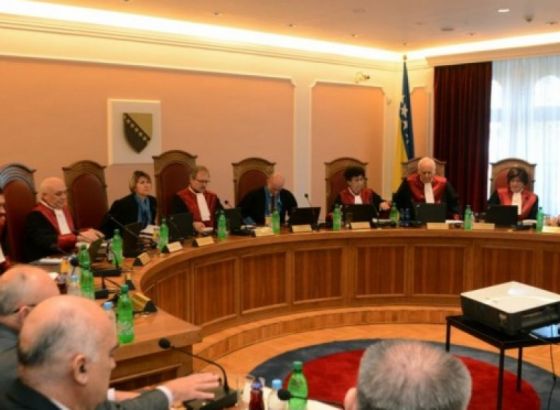 Dodikov zahtjev za ocjenu ustavnosti Zakona o zastavi na Ustavnom sudu BiH
