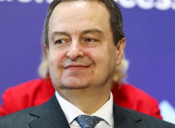 Dačić u Vladi Srbije verbalno napao evropskog komesara za proširenje