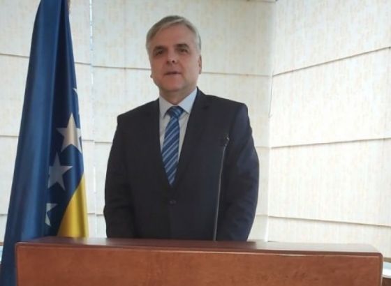 Okić traži da se ukloni neustavna karta iz Ureda predsjednice RS