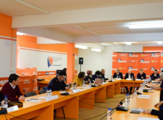 DF: Politički predstavnici i državni uposlenici iz RS moraju obuzdati četnike