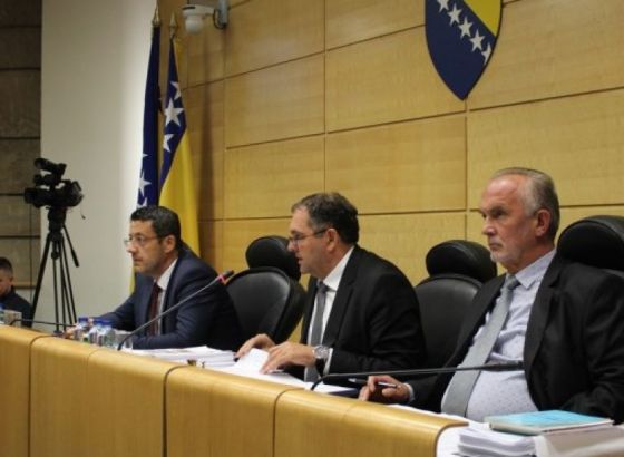 Dom naroda Parlamenta Federacije BiH zasjedat će uz mjere epidemiološke zaštite