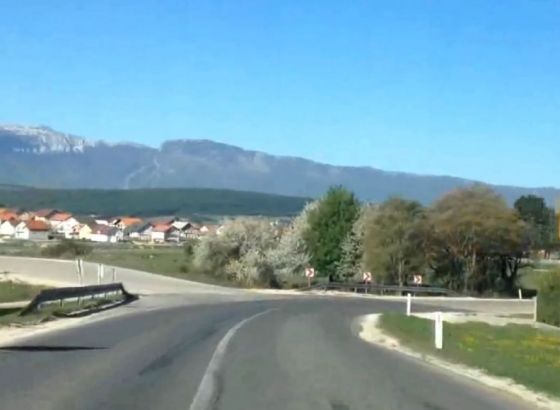 Četiri osobe smrtno stradale u prometnoj nesreći kod Livna