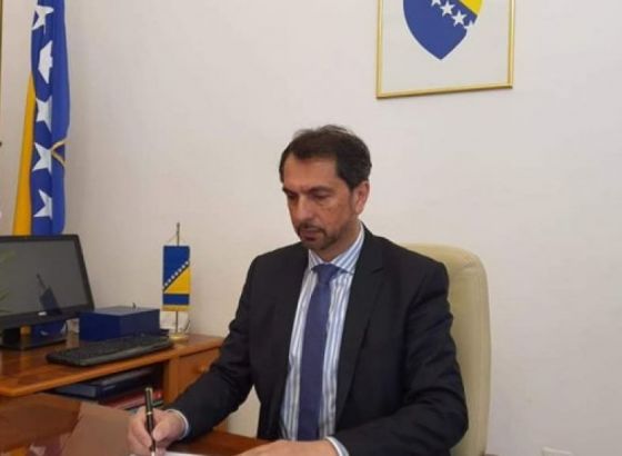 Čavara potpisao Ukaz o proglašenju Zakona o ublažavanju negativnih posljedica