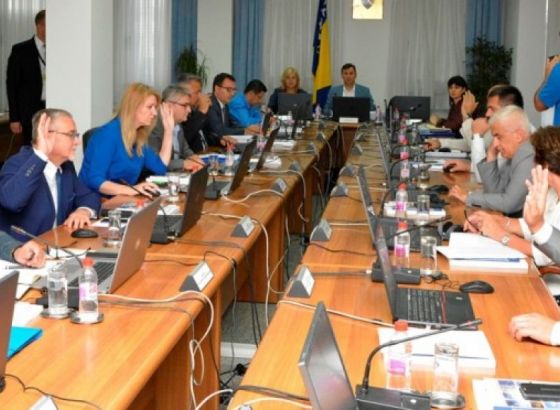 Vlada FBiH: Od ponedjeljka uobičajeno radno vrijeme