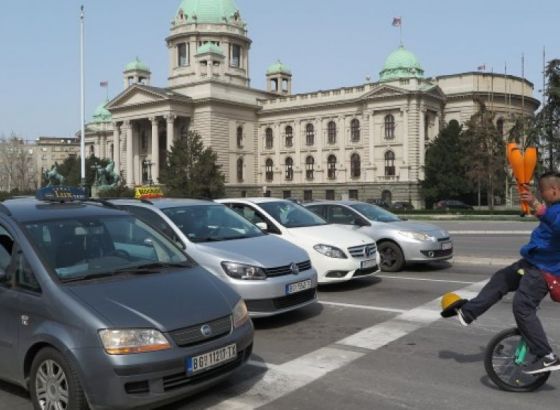 Nedjeljni izbori u Srbiji - Favorit Vučićev SNS, dio opozicije u bojkotu