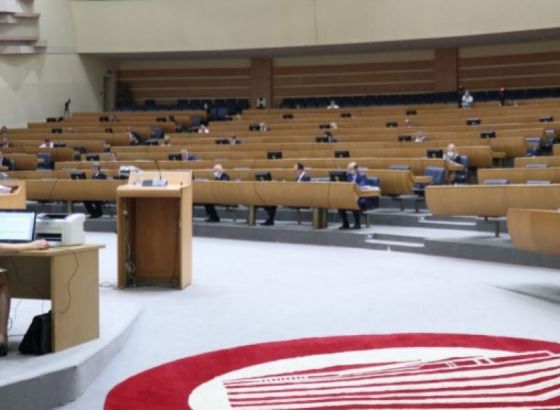 Različito mišljenje poslanika o potrebi usvajanja budžeta po hitnom postupku
