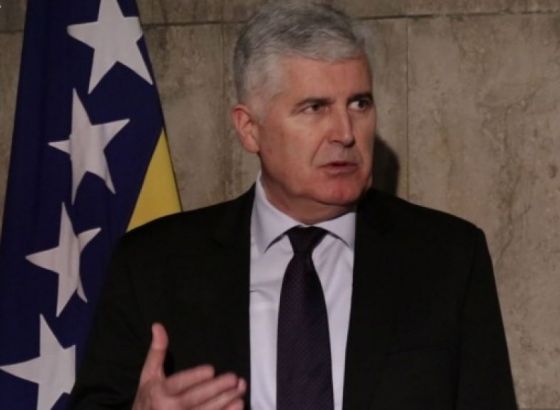 Čović održao online sastanak s povjerenikom za proširenje EU Varhelyiem