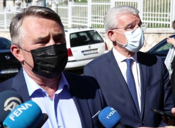 Komšić: Slike koje dolaze iz Crne Gore govore o kakvoj je politici riječ