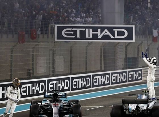 Hamilton i Mercedes nastavili dominaciju u trci prepunoj sudara