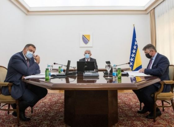 Predsjedništvo BiH o aktivnostima na suzbijanju COVID-19 i o 'Malom Šengenu'