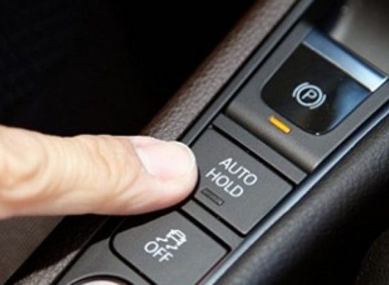 Vrlo mali broj automobila koristi klasičnu ručnu kočnicu